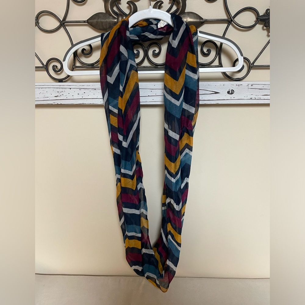 Multicolored Chevron Design Infinity Scarf